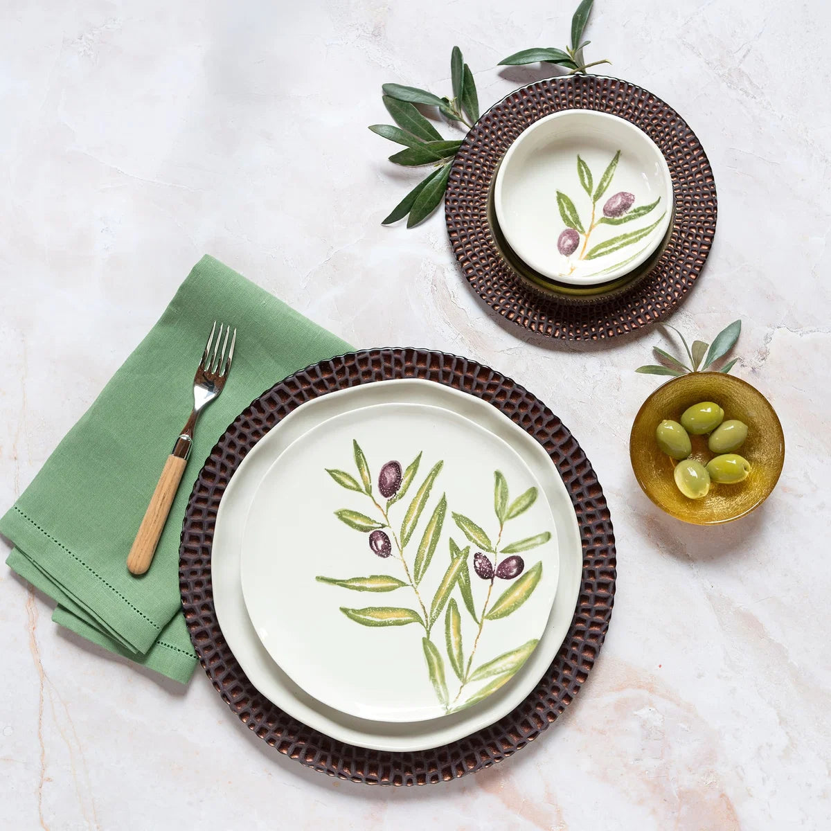 Pelli Glass Brown Charger