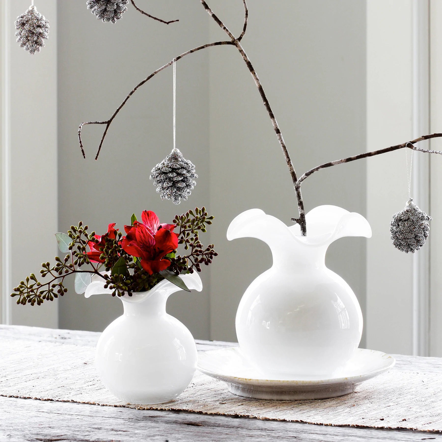 Vietri Hibiscus Glass White Bud Vase