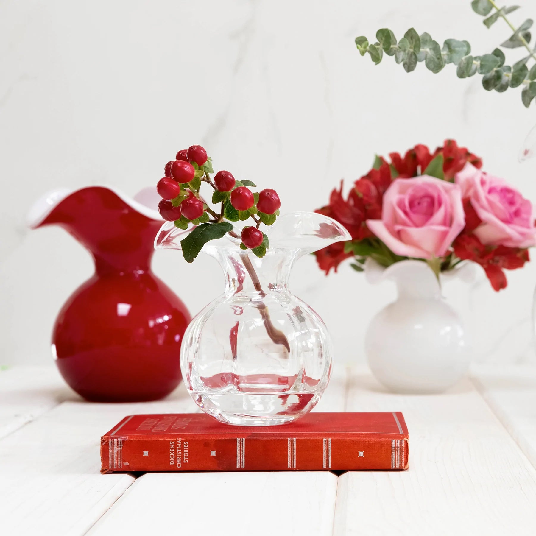 Vietri Hibiscus Glass Red Small Fluted Vase