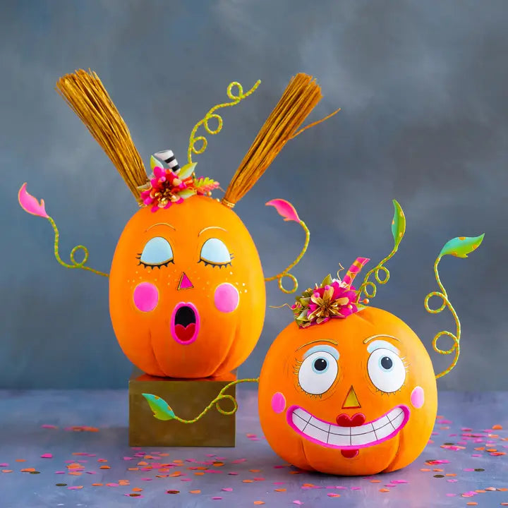 Glitterville Bumpkin Betty & Gossip Gourdy Display