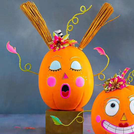 Glitterville Bumpkin Betty & Gossip Gourdy Display
