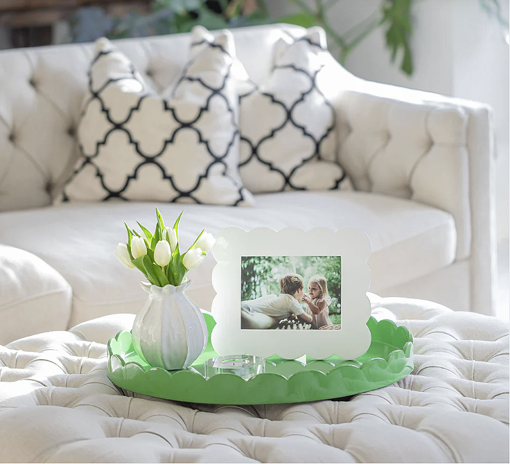 Leaf Green Straight Sided Round Large Lacquered Scallop Tray