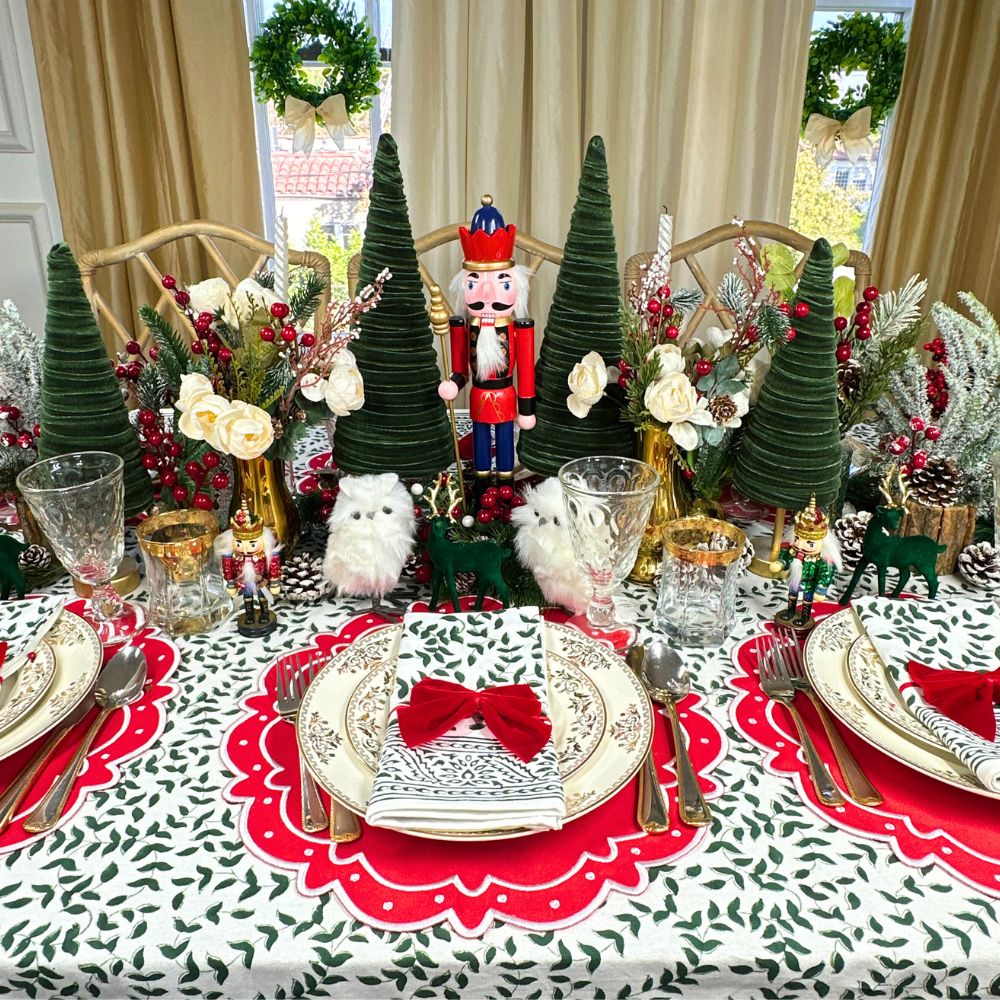 Dark Green Leaves - Tablecloth