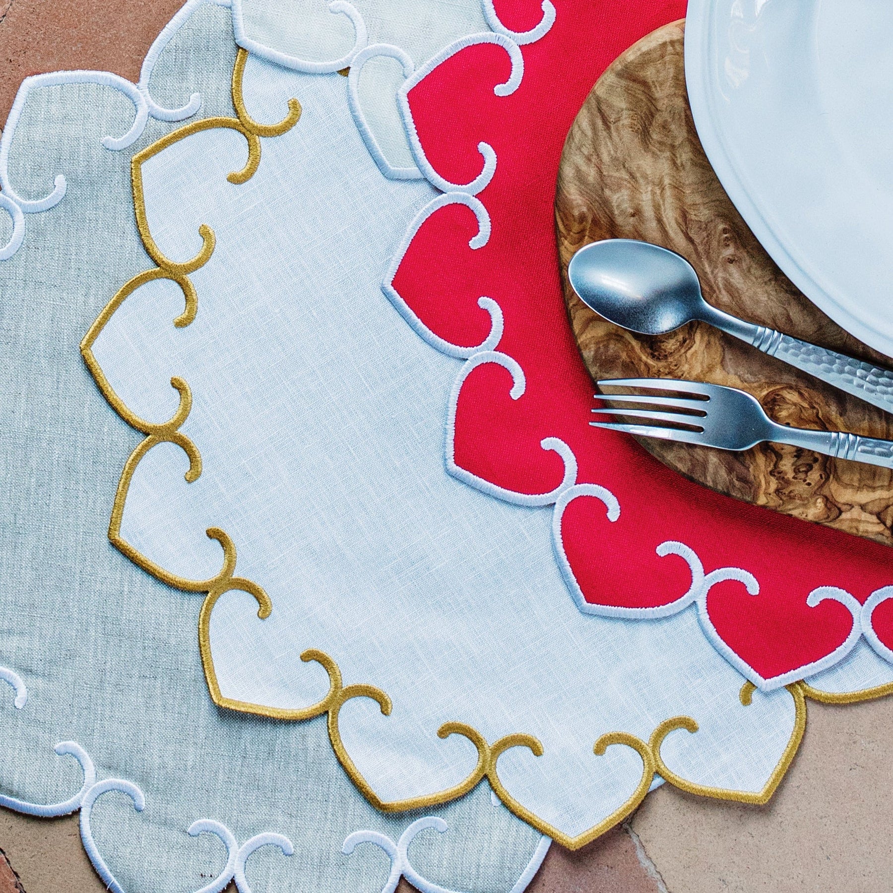 Tessuti White Round Placemats, Set of 4