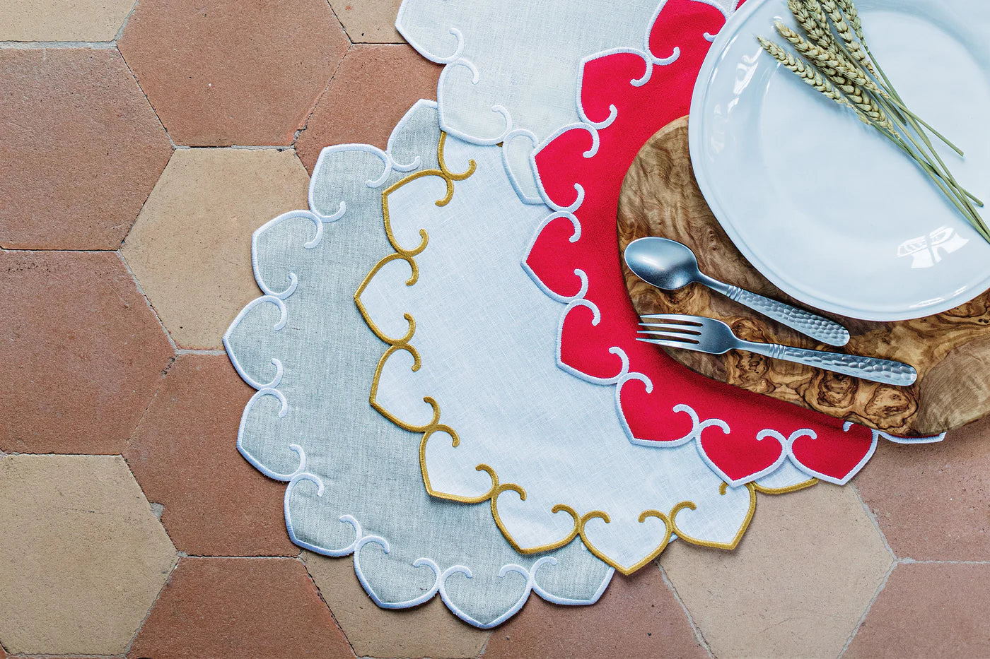 Tessuti White Round Placemats, Set of 4